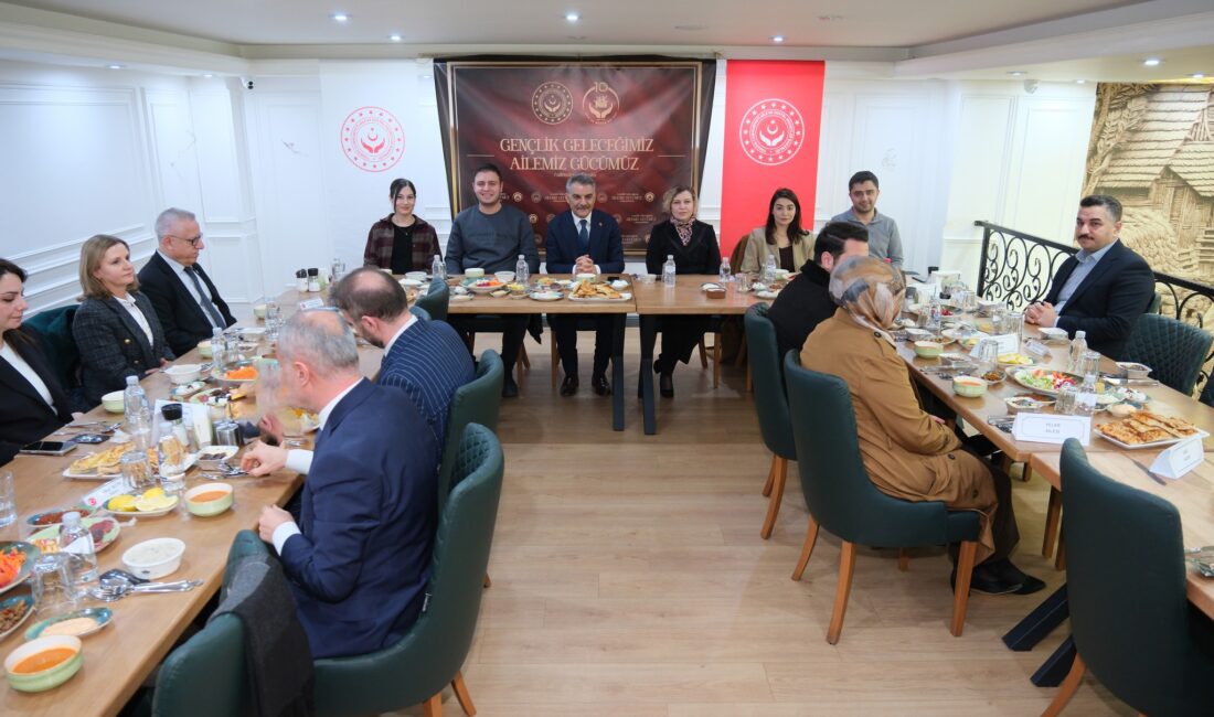 Yozgat Valisi Mehmet Ali Özkan ve eşi Arzu Özkan, Aile