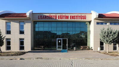 Yozgat Bozok Üniversitesi Lisansüstü Eğitim Enstitüsü bünyesinde, lisans eğitimi devam