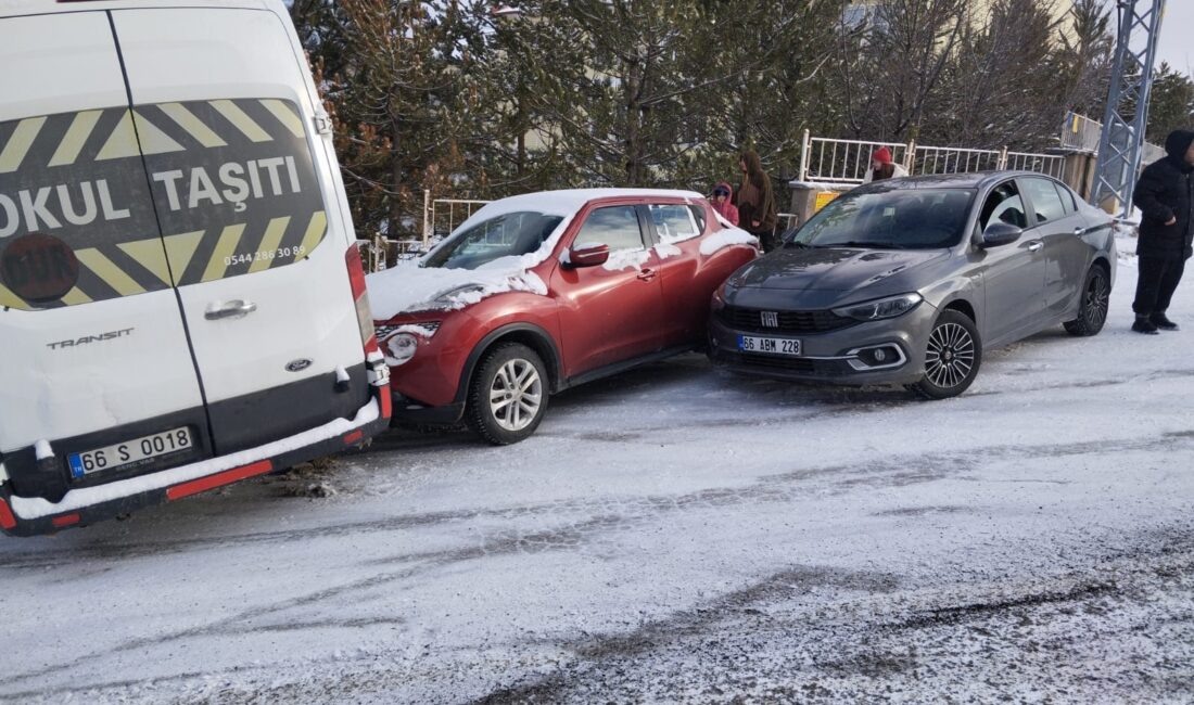 Yozgat’ta gece saatlerinde başlayan kar yağışı, sabahın erken saatlerinde etkisini