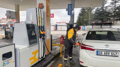 Akaryakıt fiyatlarında yükseliş hız kesmeden devam ediyor. Motorine yapılan son