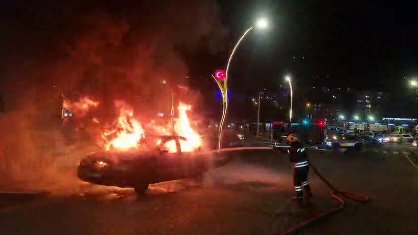 Yozgat’ta akşam saatlerinde meydana gelen araç yangını korku dolu anlara