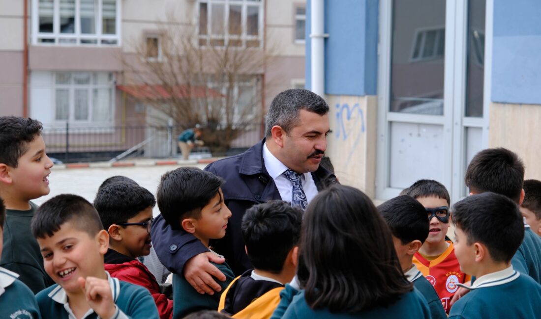 Akdağmadeni Belediye Başkanı Dr. Nezih Yalçın, Namık Kemal İlkokulu’nun daveti