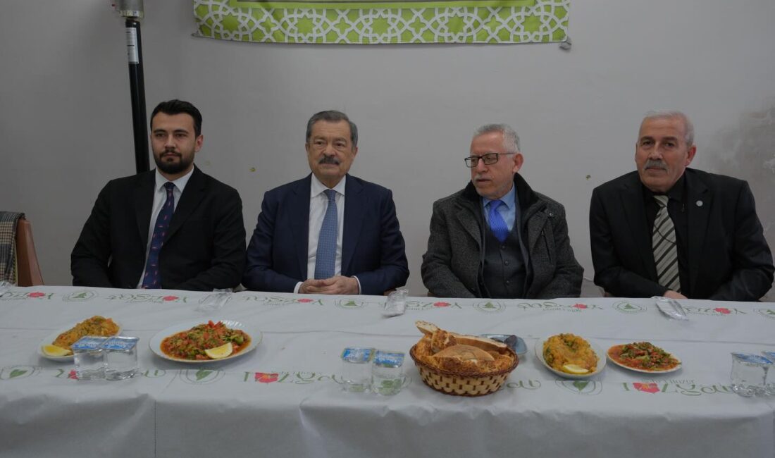 İYİ Parti Yozgat Milletvekili Lütfullah Kayalar, Yozgat Belediyesi tarafından düzenlenen