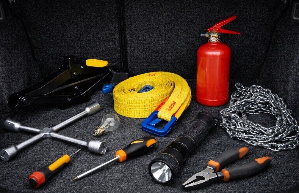 Karayolları Trafik Kanunu’nda yapılan düzenlemelerle birlikte araçlarda bulundurulması gereken zorunlu