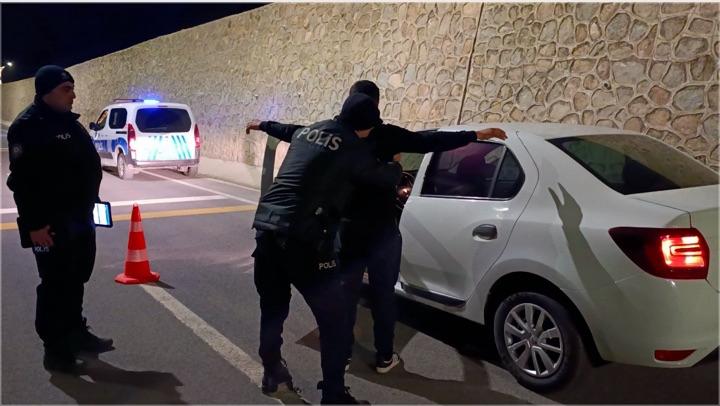 Şefaatli ilçesinde emniyet ekipleri, alkol ve uyuşturucuya yönelik kapsamlı denetimlerini