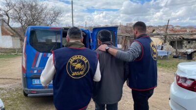 Yozgat İl Jandarma Komutanlığı, aranan şahısların yakalanmasına yönelik çalışmalarını sürdürdü.