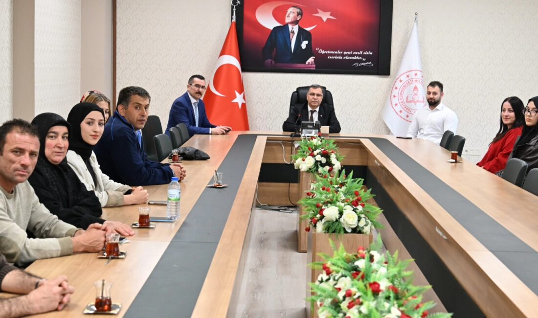 Yozgat’ta, gençlerin dil bilinci ve edebi farkındalığını artırmayı amaçlayan “Dilimizin