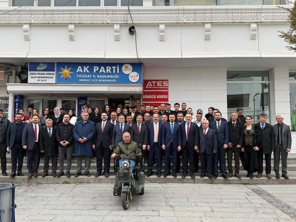 AK Parti Yozgat İl Başkanlığı tarafından düzenlenen bayramlaşma programı, partinin