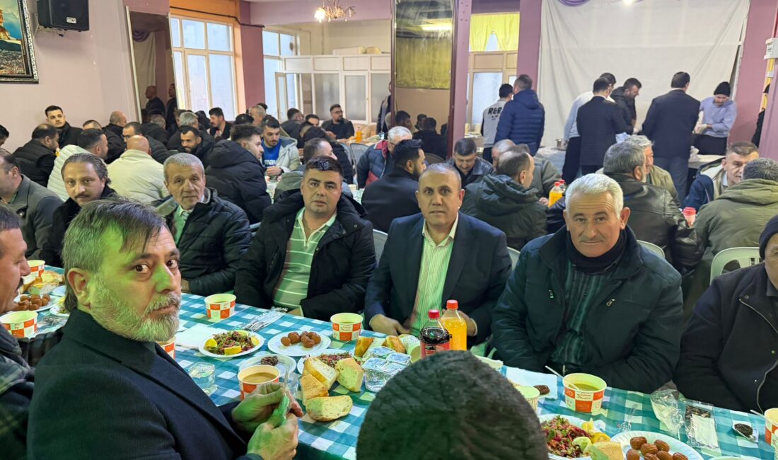 Yozgat Şoförler ve Otomobilciler Odası Başkanı Murat Gümüş, oda binasında