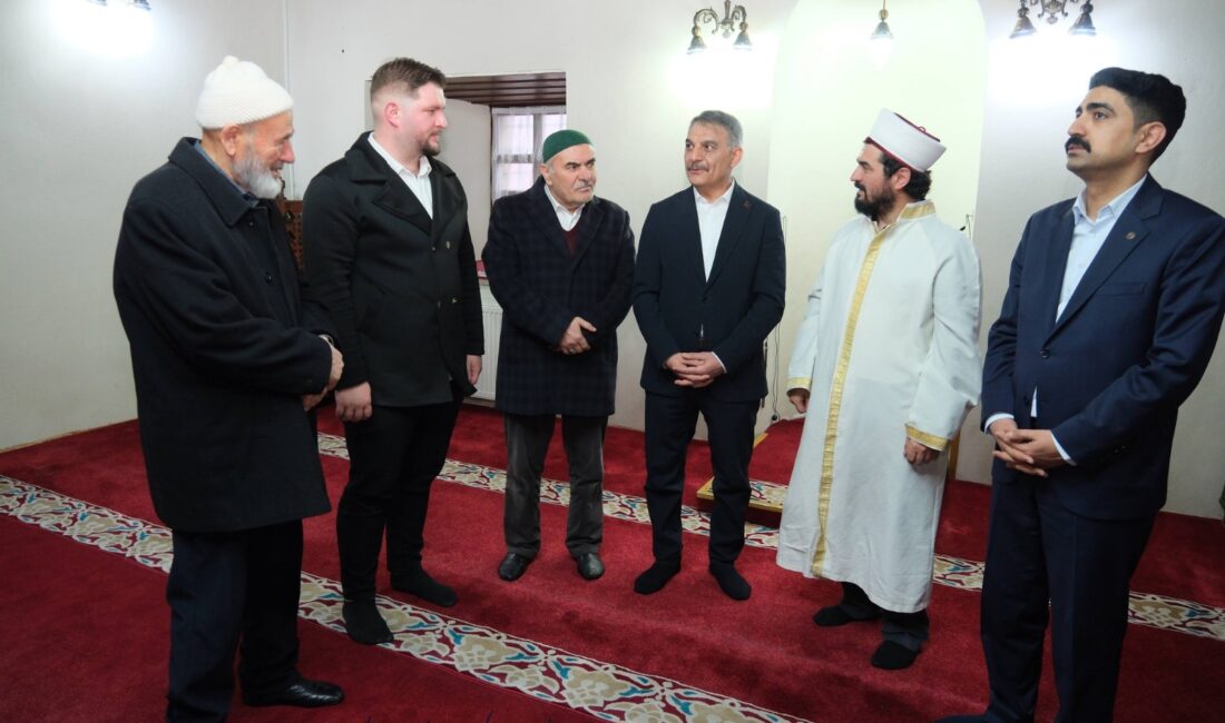 Yozgat Valisi Mehmet Ali Özkan, beraberinde Yozgat Cumhuriyet Başsavcısı Enes