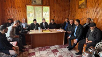 AK Parti Yozgat Merkez İlçe Başkanı Kazım Emiroğlu Şimşek, beraberindeki