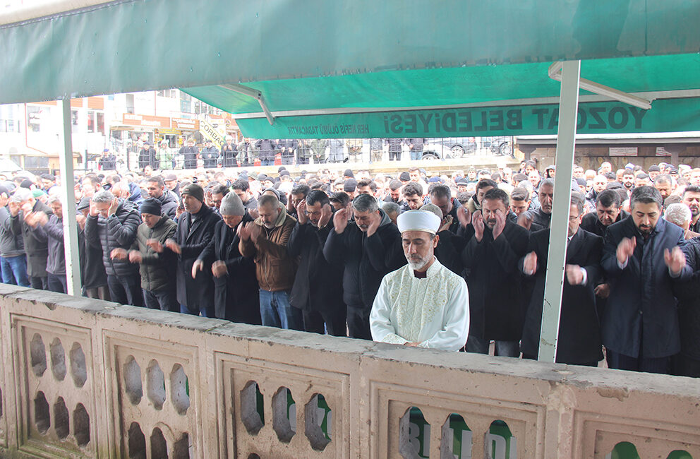 Yozgat’ın tanınan eşraflarından Hamit Akdemir’in eşi, Yozgat Bakkallar Odası Başkanı