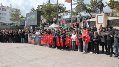 Filistin’e Destek Platformu, Yozgat Cumhuriyet Meydanı’nda düzenlediği basın açıklamasında Gazze’de