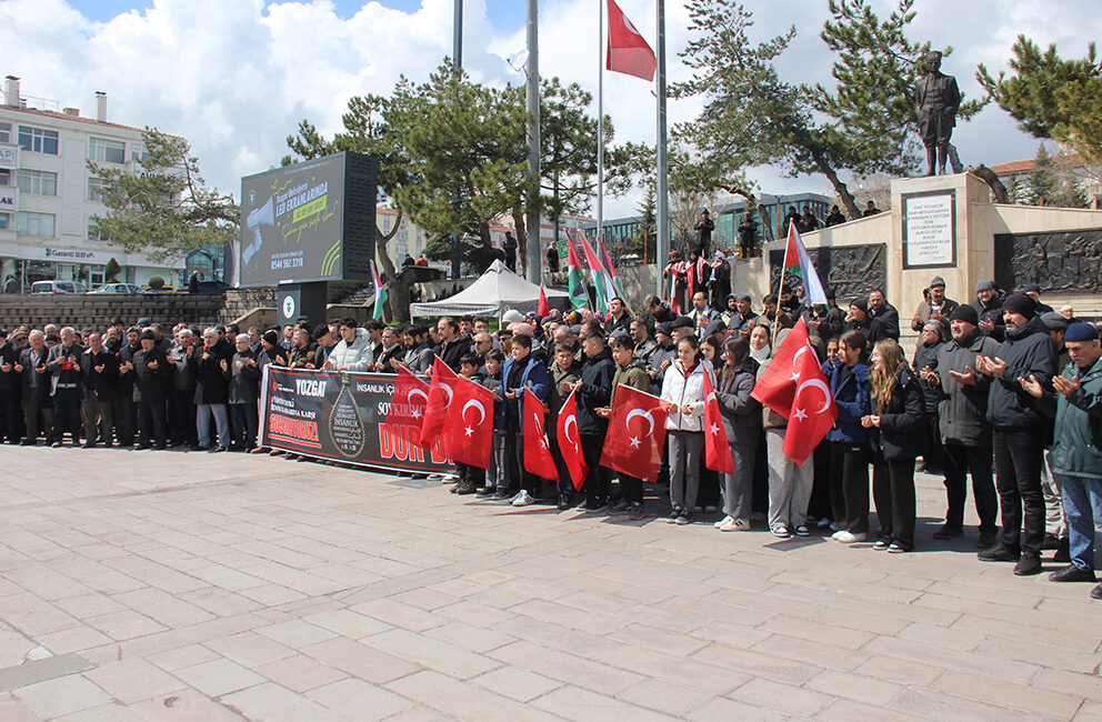 Filistin’e Destek Platformu, Yozgat Cumhuriyet Meydanı’nda düzenlediği basın açıklamasında Gazze’de