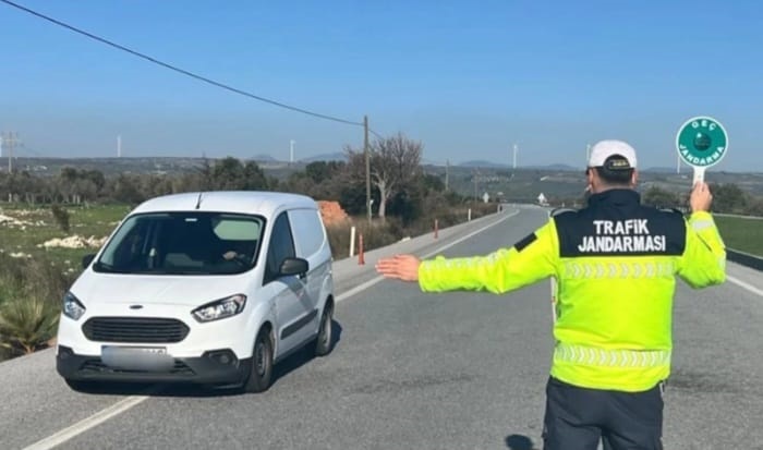 Yozgat’ta jandarma ekipleri, trafik güvenliğini sağlamak ve kazaların önüne geçmek