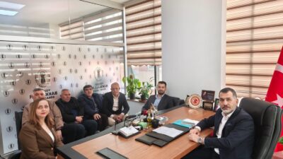 İYİ Parti Yozgat İl Başkanı Mustafa Görkem Taştan, beraberindeki parti