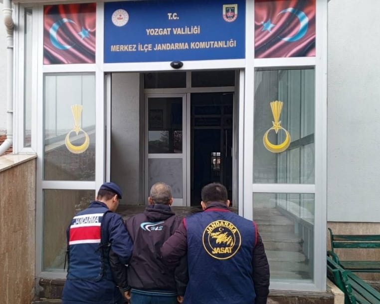 Yozgat’ta haklarında yakalama kararı bulunan 4 kişi, jandarma ekiplerinin yürüttüğü