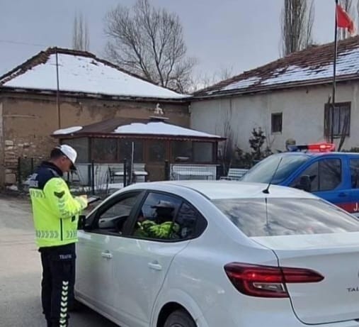 Yozgat İl Jandarma Komutanlığı ekipleri tarafından Boğazlıyan-Yenifakılı karayolunda gerçekleştirilen denetimlerde,
