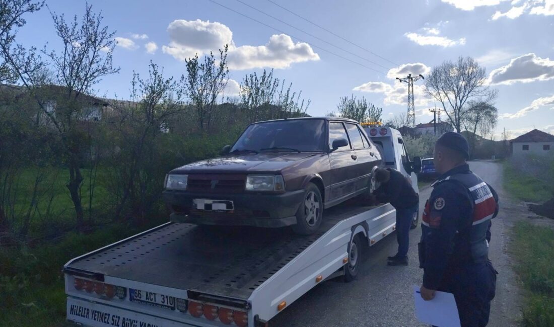 Yozgat’ta jandarma ekiplerince gerçekleştirilen trafik denetimlerinde “dur” ihtarına uymayarak kaçan