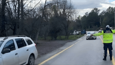 Yozgat İl Jandarma Komutanlığı, trafik güvenliğinin sağlanmasına yönelik denetimlerini aralıksız