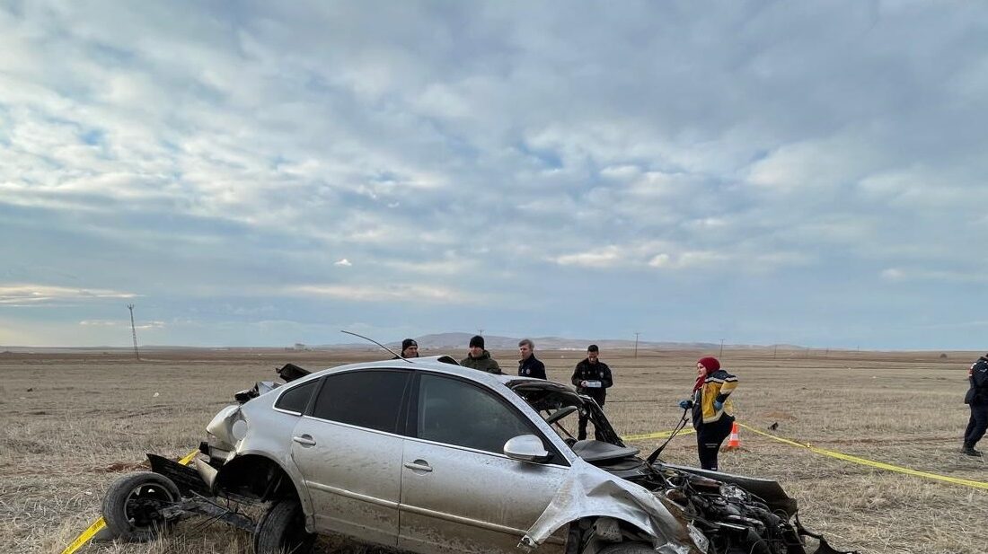 Yerköy ilçesinde meydana gelen trafik kazasında otomobilin takla atması sonucu