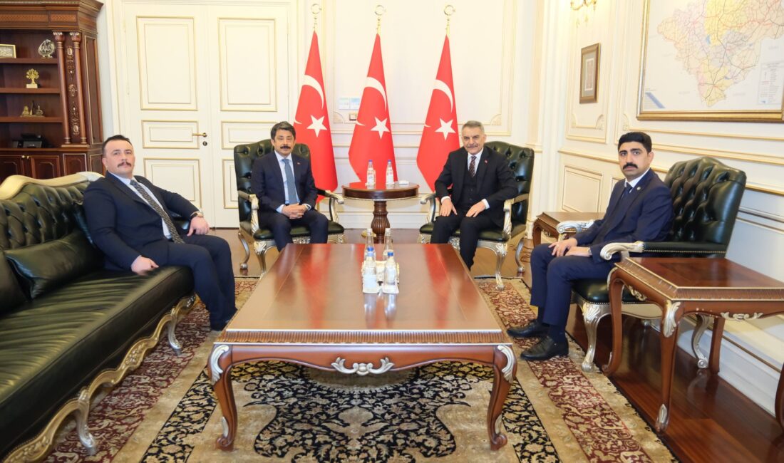 Kırşehir Valisi Murat Sefa Demiryürek ile Kırşehir Cumhuriyet Başsavcısı Oğuz