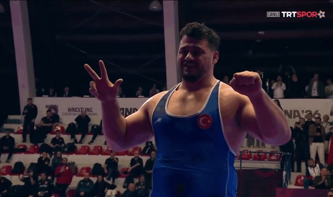 Milli güreşin yaşayan efsanesi Rıza Kayaalp, Arnavutluk’un başkenti Tiran’da düzenlenen