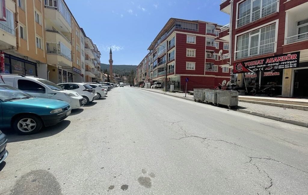 Yozgat’ta Eski Devlet Hastanesi yolu ile Şeyh Ahmet Efendi Camii