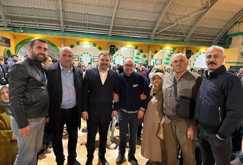 Milliyetçi Hareket Partisi (MHP) Yozgat İl Başkanı Tekin Irfatoğlu, beraberinde