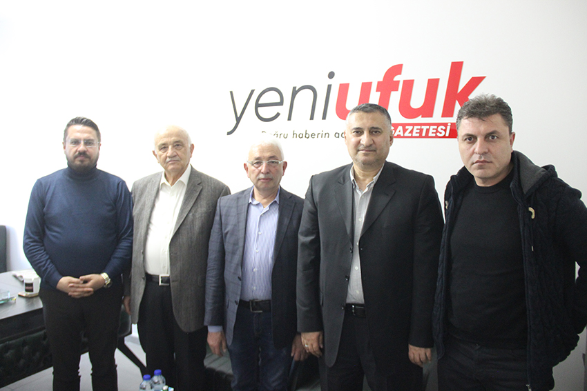 AK Parti eski milletvekilliMehmet Çiçek, eski il başkanı Zekeriya Avşar