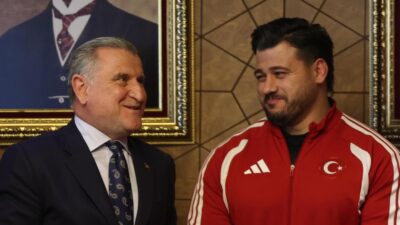 Gençlik ve Spor Bakanı Osman Aşkın Bak, Arnavutluk’ta düzenlenen Avrupa
