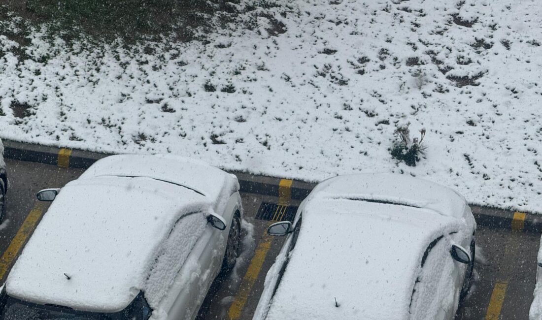 Yozgat’ta hava sıcaklığının ani düşüşüyle birlikte etkili olan sağanak yağış,