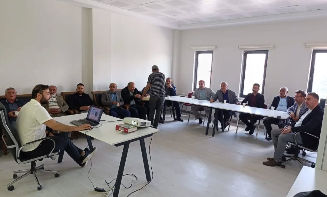 Sarıkaya İlçe Sağlık Müdürlüğü tarafından, muhtarlara yönelik bilgilendirme ve bilinçlendirme