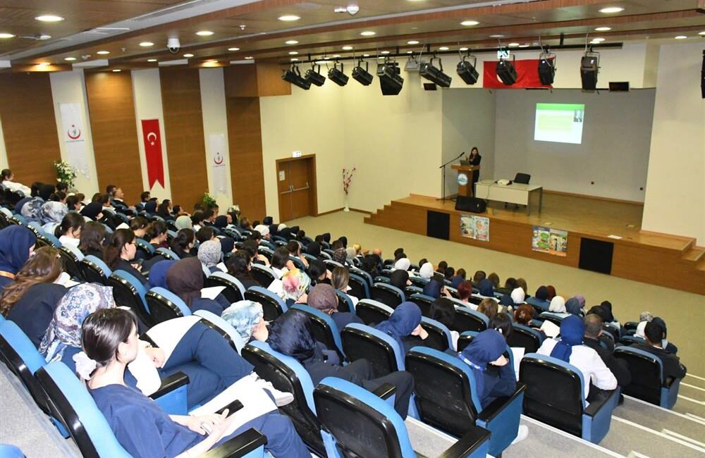 Yozgat Şehir Hastanesi Enfeksiyon Hastalıkları ve Klinik Mikrobiyoloji Hekimi Uzm.