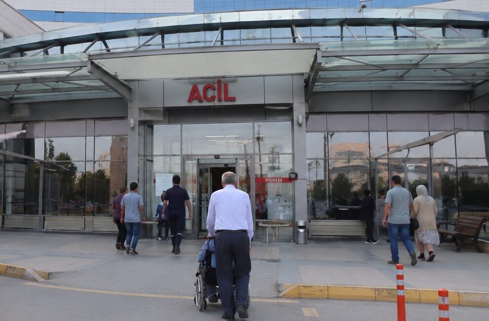 Kurban Bayramı’nın ilk gününde Yozgat’ta kurban kesmeye çalışan acemi kasaplar,