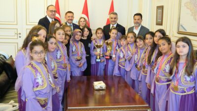 Niğde’de düzenlenen Türkiye Halk Oyunları Federasyonu Grup Yarışmaları’nda bölge birincisi