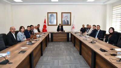 Sorgun Kaymakamı Abdurrezzak Canpolat başkanlığında, Kaymakamlık toplantı salonunda Bağımlılıkla Mücadele