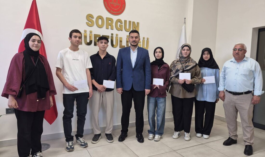 Umre ödüllü bilgi yarışması Sorgun’da sonuçlandı. Dereceye giren öğrencilere 27