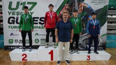 Yasin Doğru, U17 Yeşilay Türkiye Kupası’nda grekoromen stilde üçüncü oldu.
