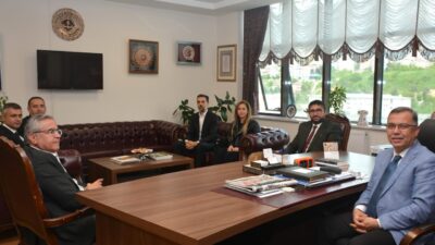 Türk Eğitim-Sen Yozgat Şube Başkanı Mustafa Yılmaz ve beraberindeki yönetim
